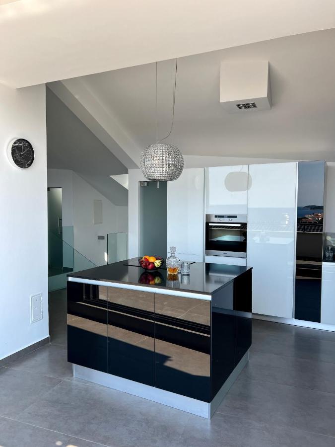 Luxury Laurus Penthouse With Awesome Sea View Apartman Primošten Kültér fotó
